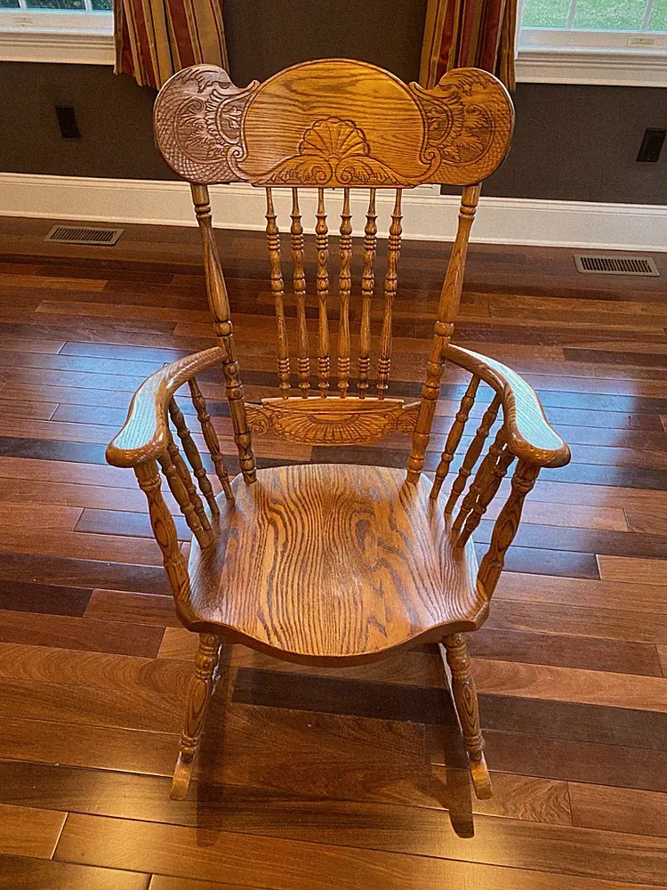 Amish Handcrafted Solid Oak Rocking Chair - Excellent Condition